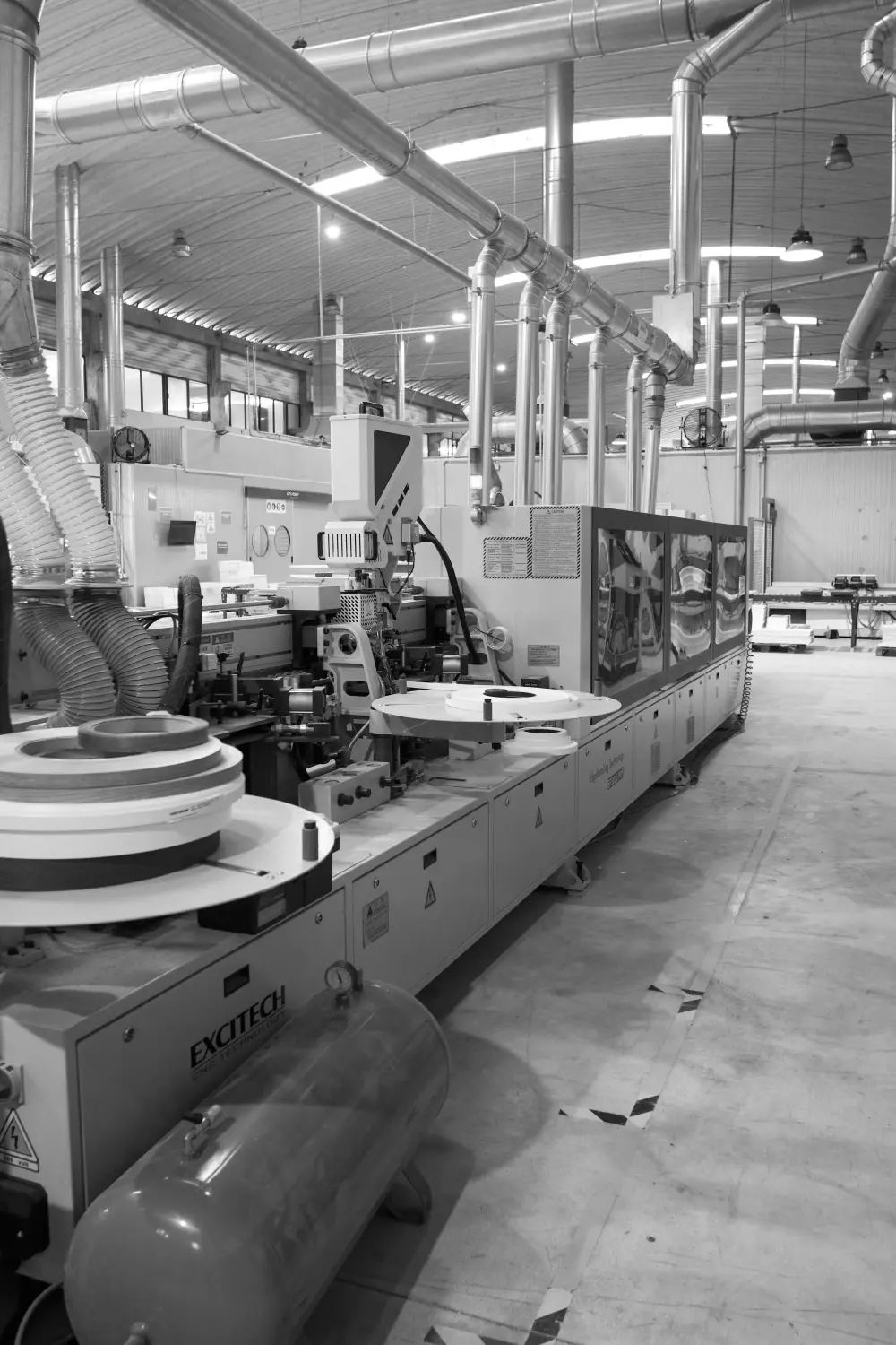 Equipa a montar peças de banho