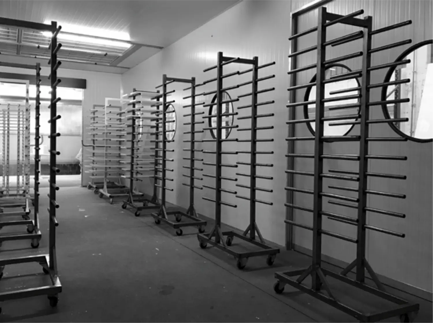 Design de interiores com paleta de cores e acabamentos personalizados